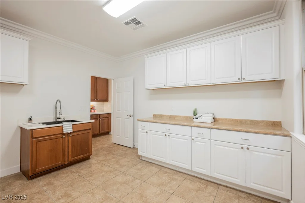 7466 Matilda, Las Vegas, NV 89113