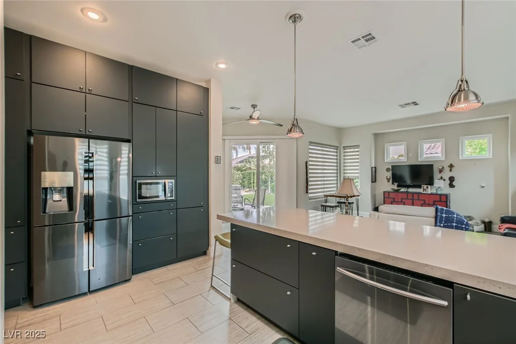 1314 Doggett, Las Vegas, NV 89123