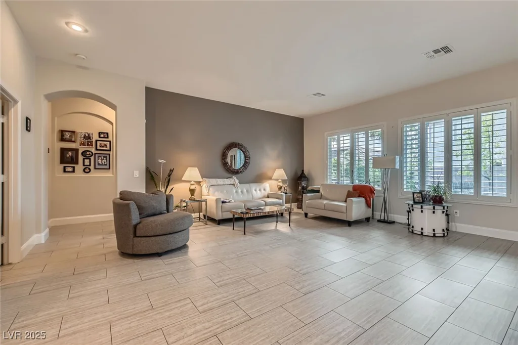 1314 Doggett, Las Vegas, NV 89123