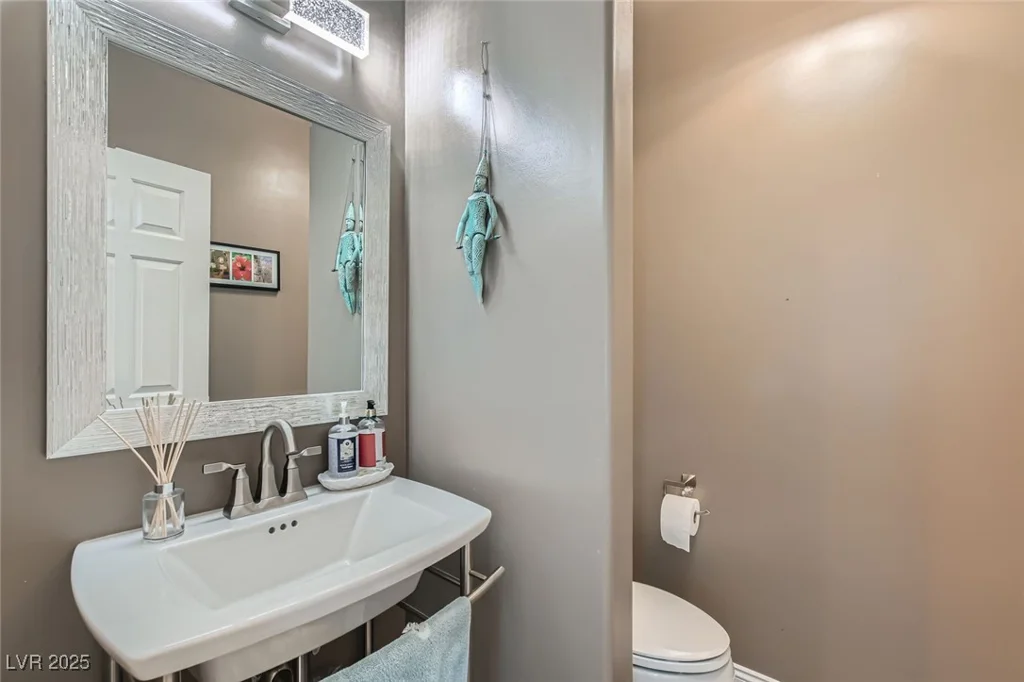 1314 Doggett, Las Vegas, NV 89123