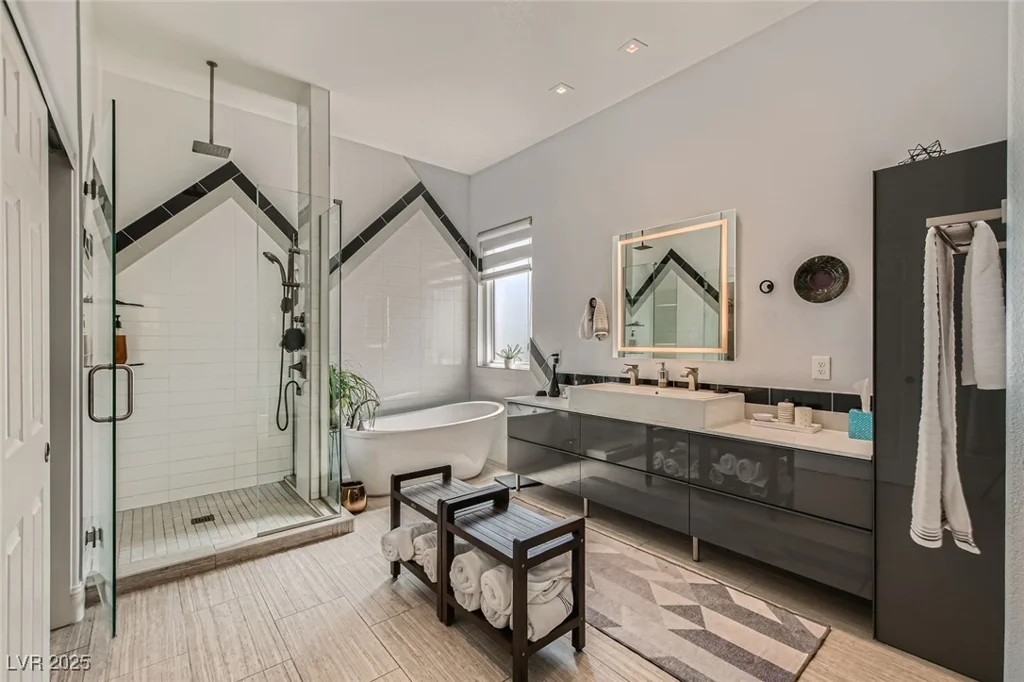 1314 Doggett, Las Vegas, NV 89123