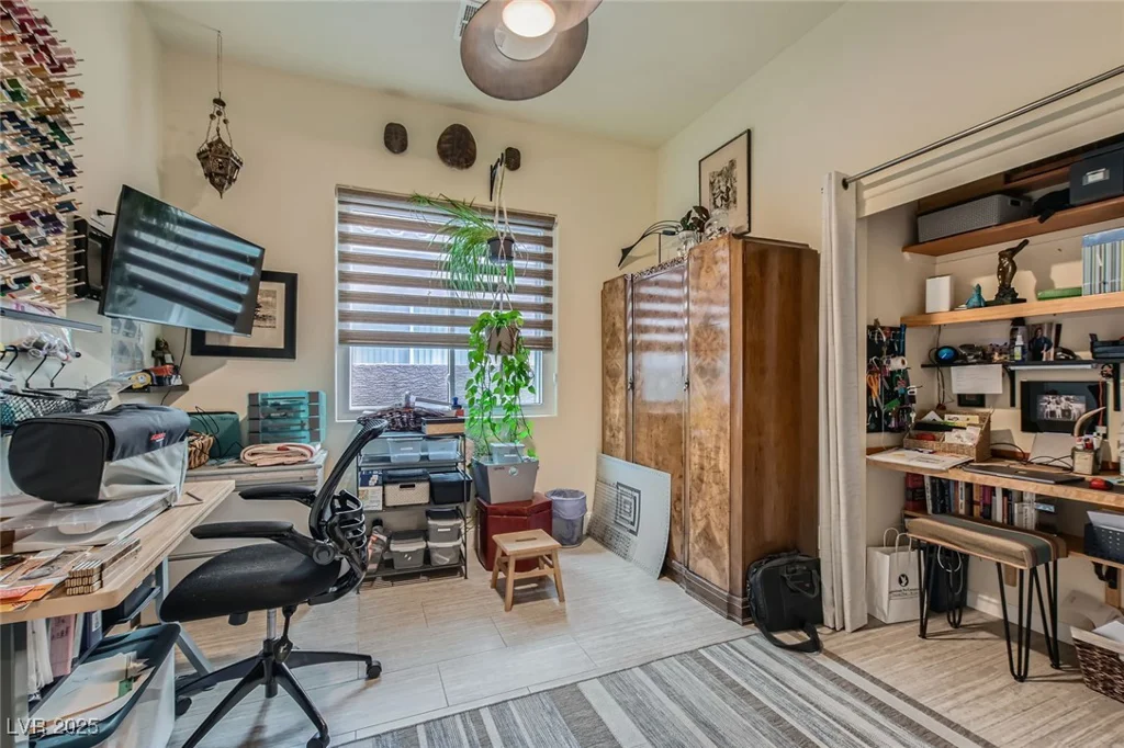 1314 Doggett, Las Vegas, NV 89123