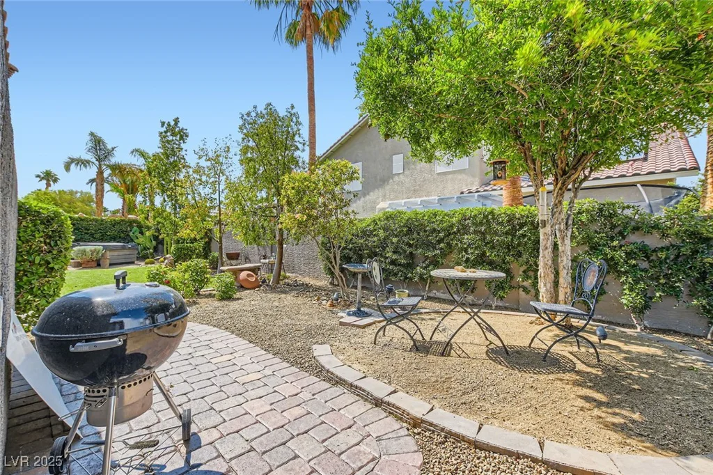 1314 Doggett, Las Vegas, NV 89123