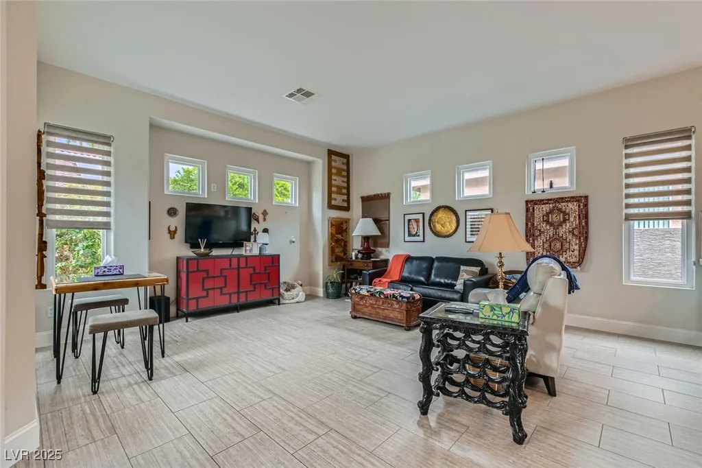 1314 Doggett, Las Vegas, NV 89123