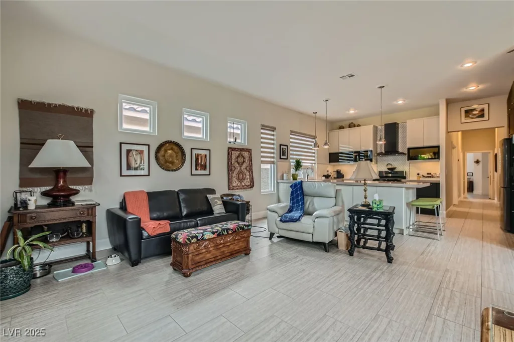 1314 Doggett, Las Vegas, NV 89123