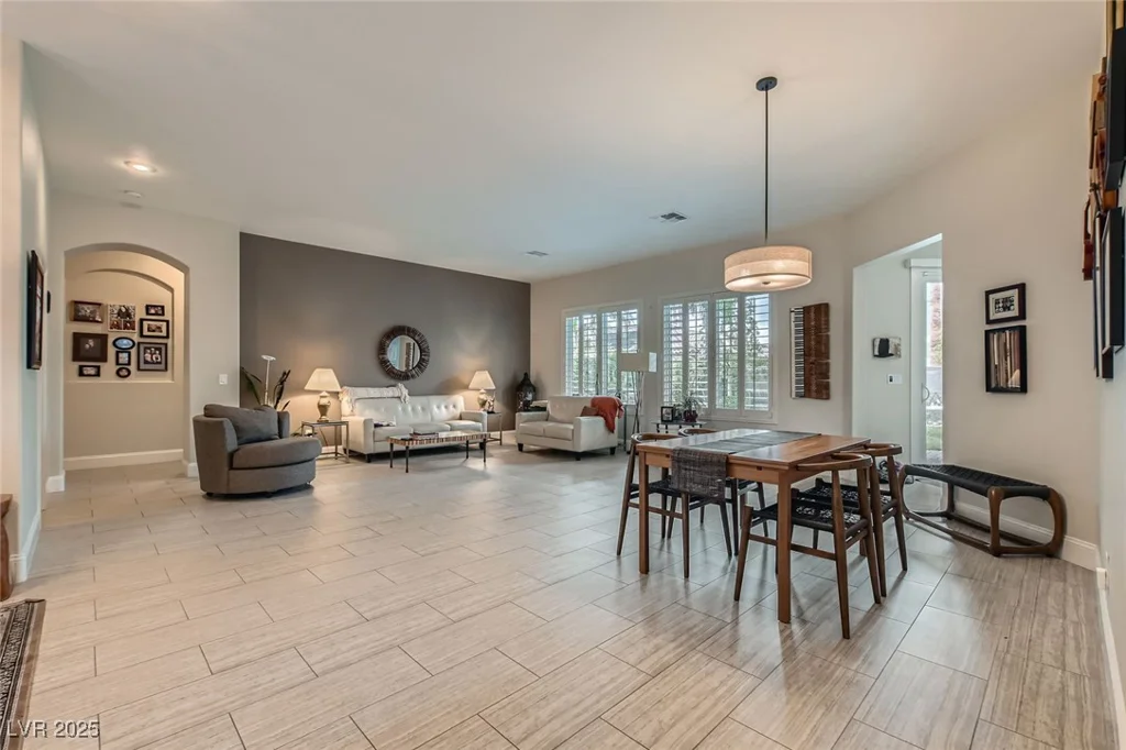 1314 Doggett, Las Vegas, NV 89123