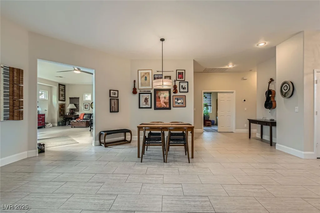 1314 Doggett, Las Vegas, NV 89123