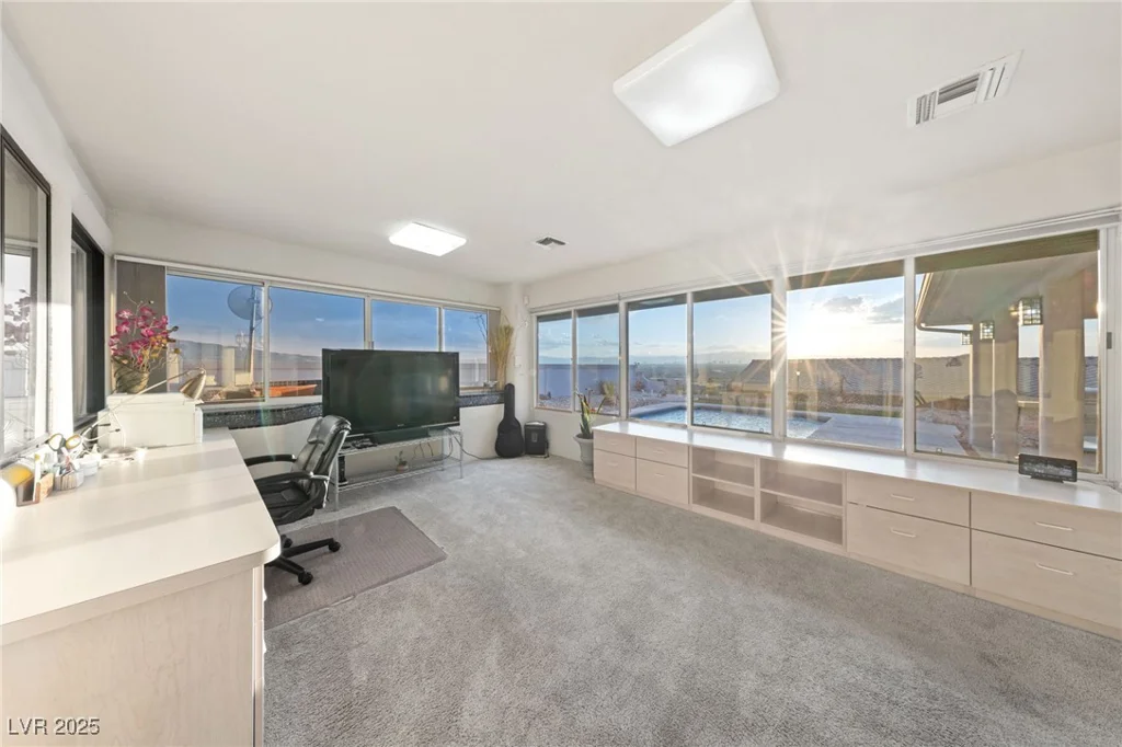 1060 Calico Ridge, Henderson, NV 89011