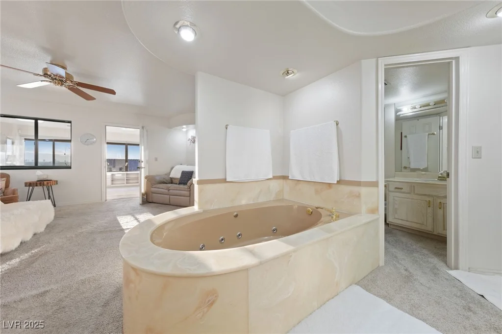 1060 Calico Ridge, Henderson, NV 89011