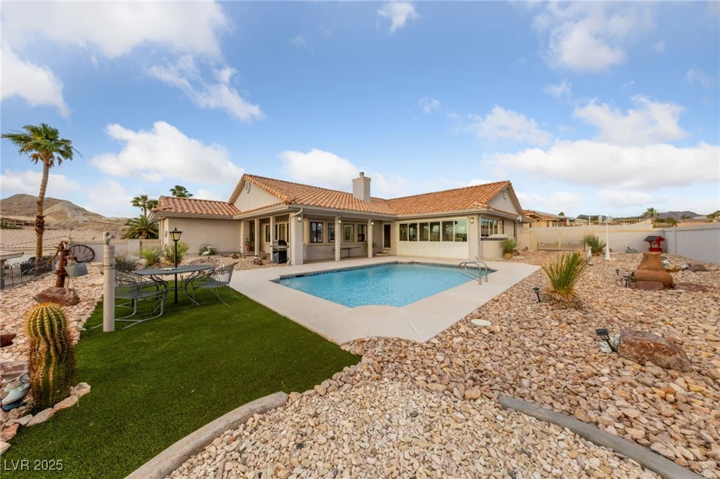 1060 Calico Ridge, Henderson, NV 89011