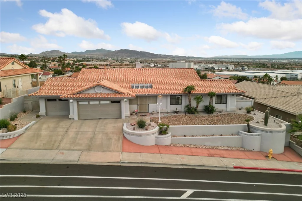 1060 Calico Ridge, Henderson, NV 89011