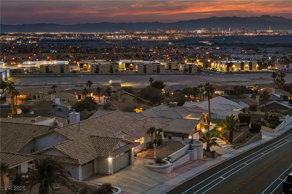 1060 Calico Ridge, Henderson, NV 89011