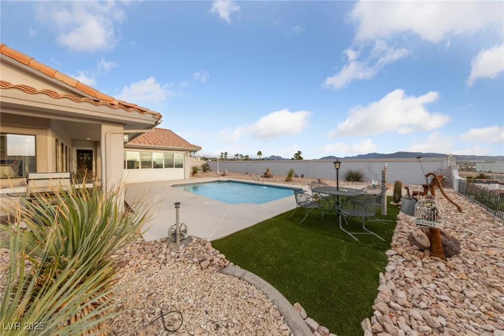 1060 Calico Ridge, Henderson, NV 89011