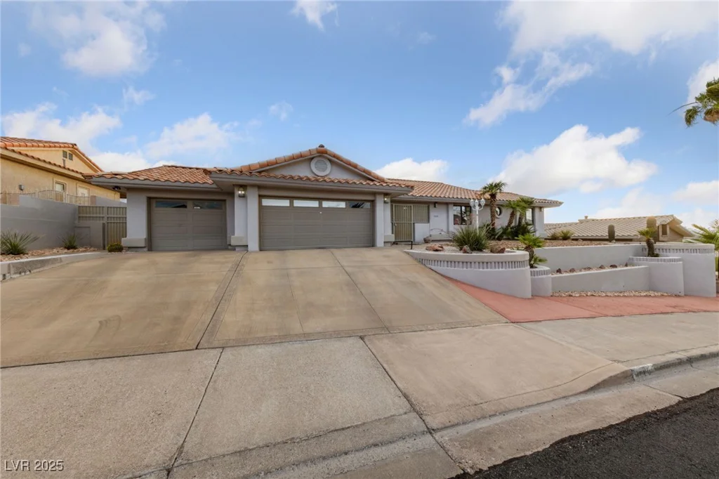 1060 Calico Ridge, Henderson, NV 89011