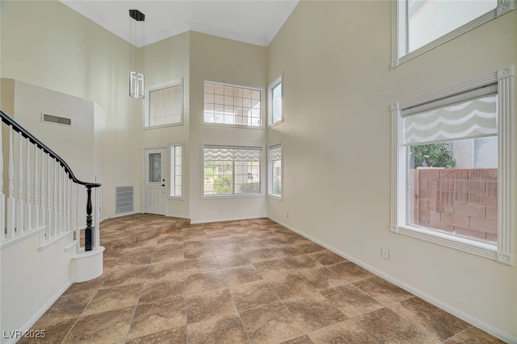 9772 Galahad Point, Las Vegas, NV 89147