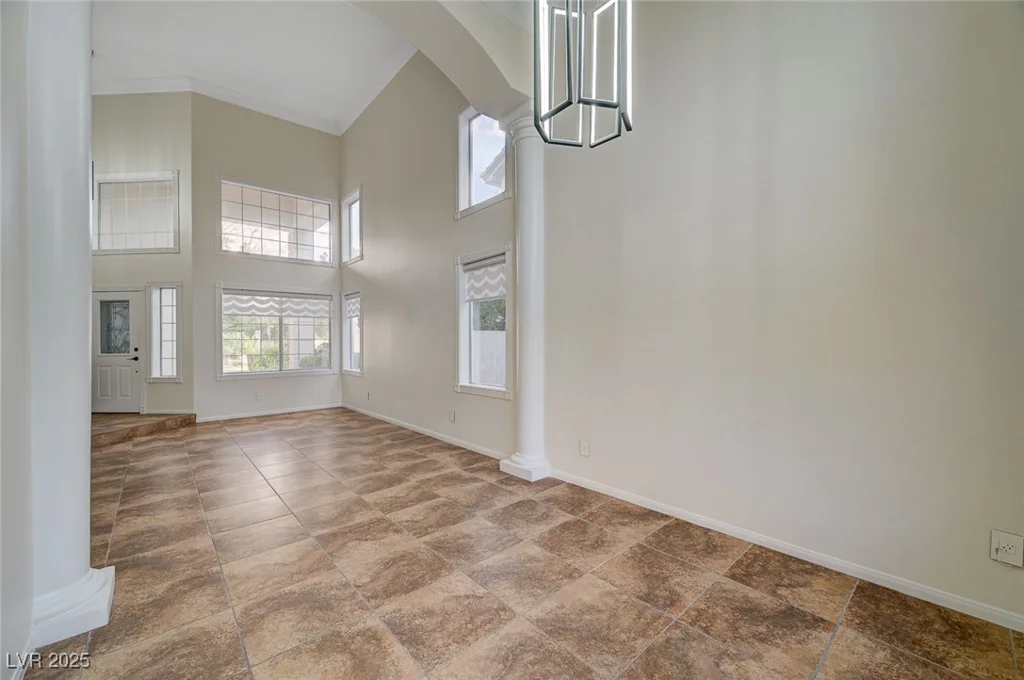 9772 Galahad Point, Las Vegas, NV 89147
