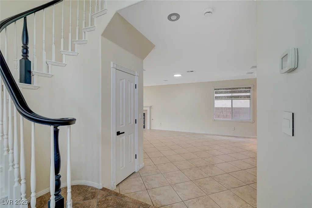9772 Galahad Point, Las Vegas, NV 89147