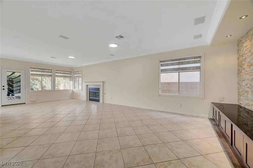 9772 Galahad Point, Las Vegas, NV 89147