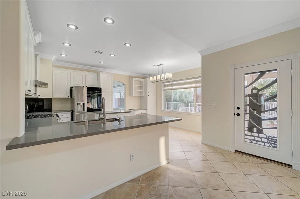 9772 Galahad Point, Las Vegas, NV 89147