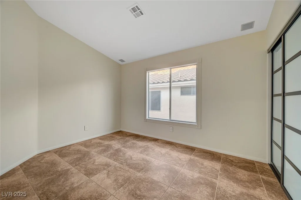 9772 Galahad Point, Las Vegas, NV 89147