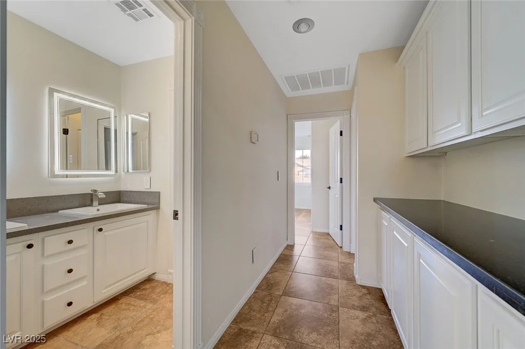 9772 Galahad Point, Las Vegas, NV 89147
