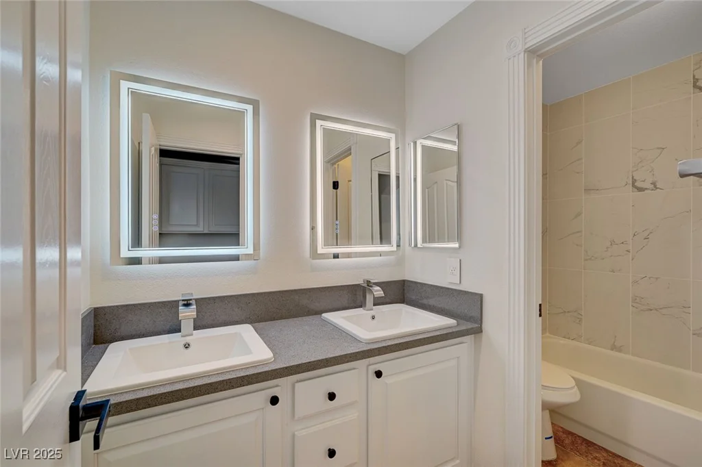 9772 Galahad Point, Las Vegas, NV 89147