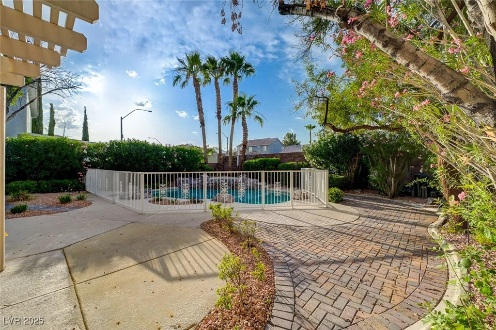 9772 Galahad Point, Las Vegas, NV 89147