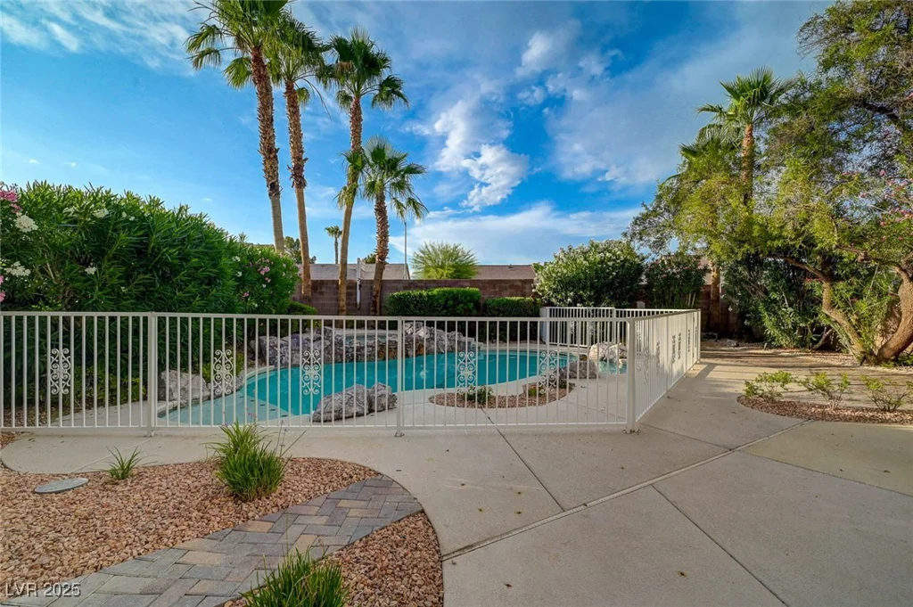 9772 Galahad Point, Las Vegas, NV 89147
