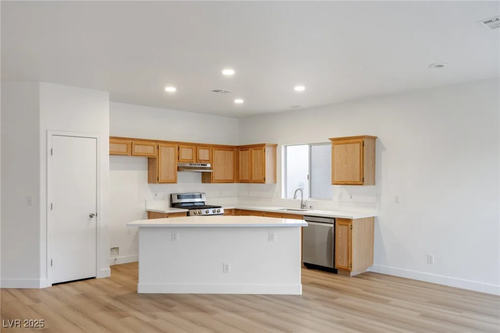 7936 Pinnochio, Las Vegas, NV 89131