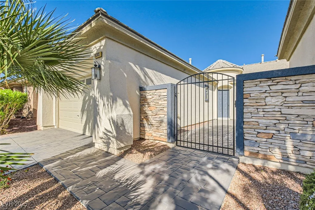 8305 Chapelle, Las Vegas, NV 89131