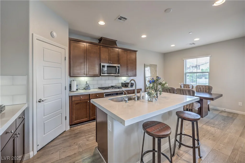 173 Petaluma Valley, Las Vegas, NV 89138