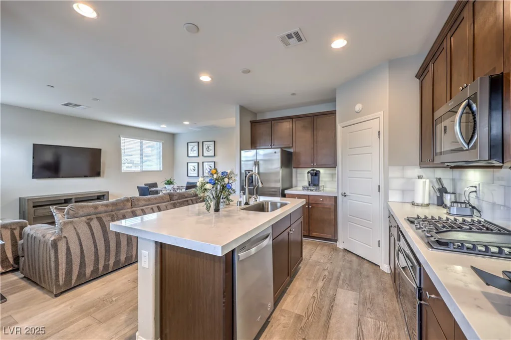 173 Petaluma Valley, Las Vegas, NV 89138