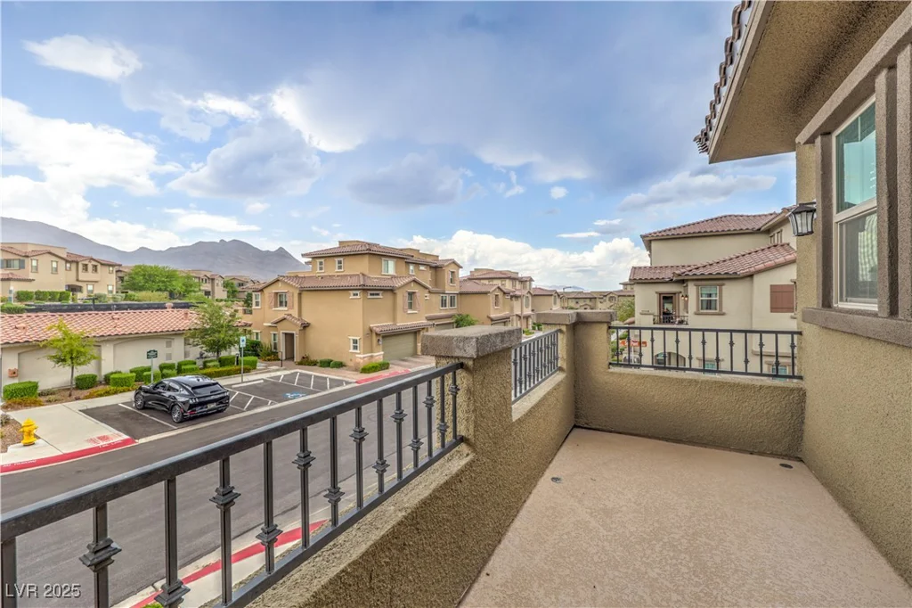 173 Petaluma Valley, Las Vegas, NV 89138