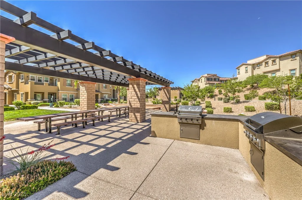 173 Petaluma Valley, Las Vegas, NV 89138