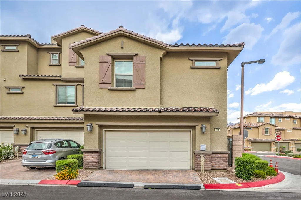 173 Petaluma Valley, Las Vegas, NV 89138