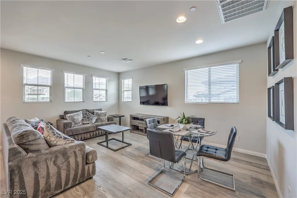 173 Petaluma Valley, Las Vegas, NV 89138