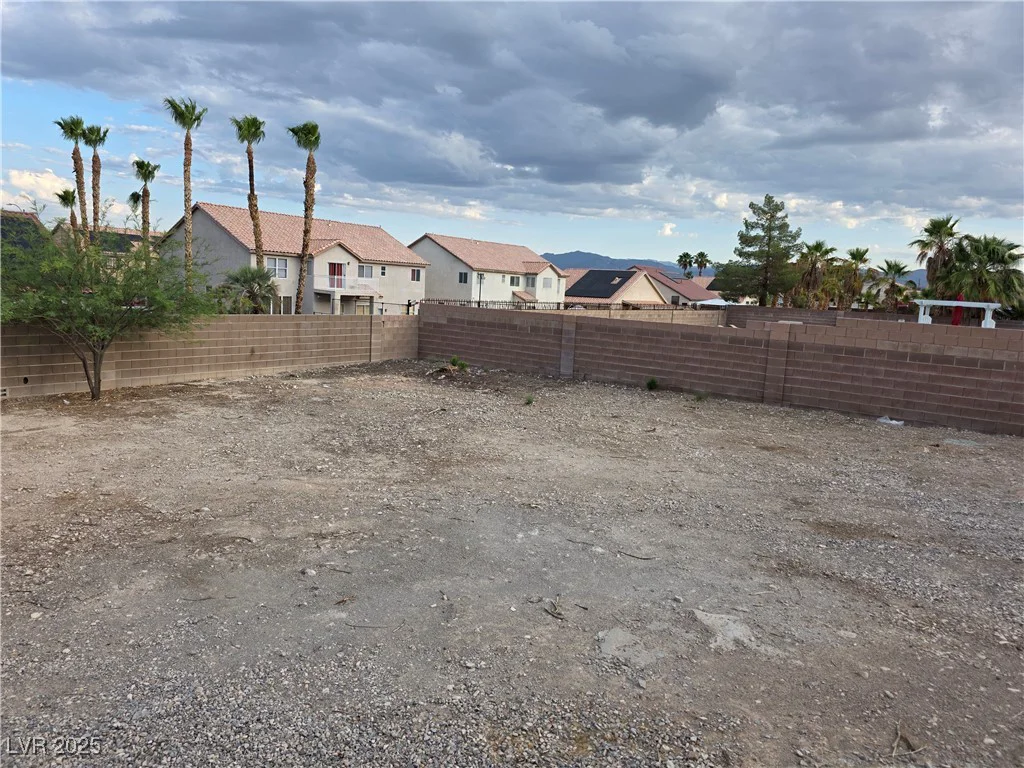 1345 Hollywood, Las Vegas, NV 89110