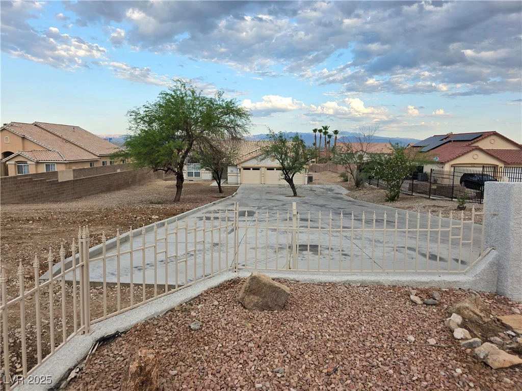 1345 Hollywood, Las Vegas, NV 89110
