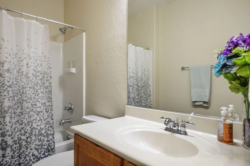8873 Briar Bay, Las Vegas, NV 89131