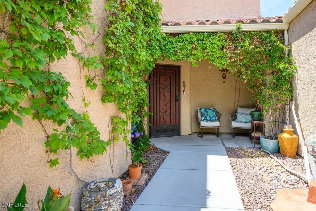 8873 Briar Bay, Las Vegas, NV 89131