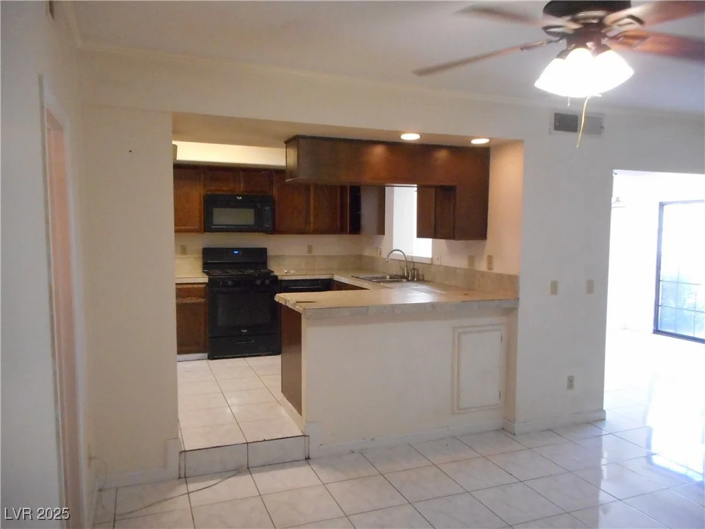 5006 Schumann, Las Vegas, NV 89146