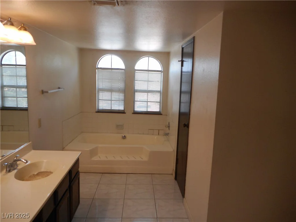 5006 Schumann, Las Vegas, NV 89146
