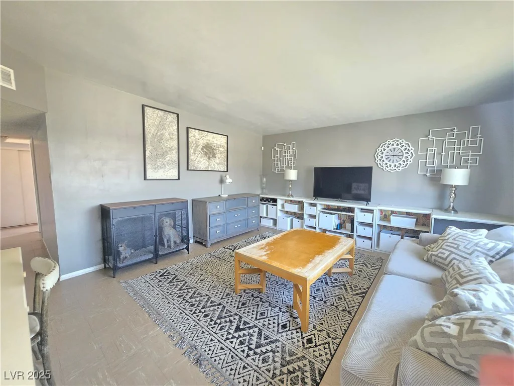 5704 Heron, Las Vegas, NV 89107