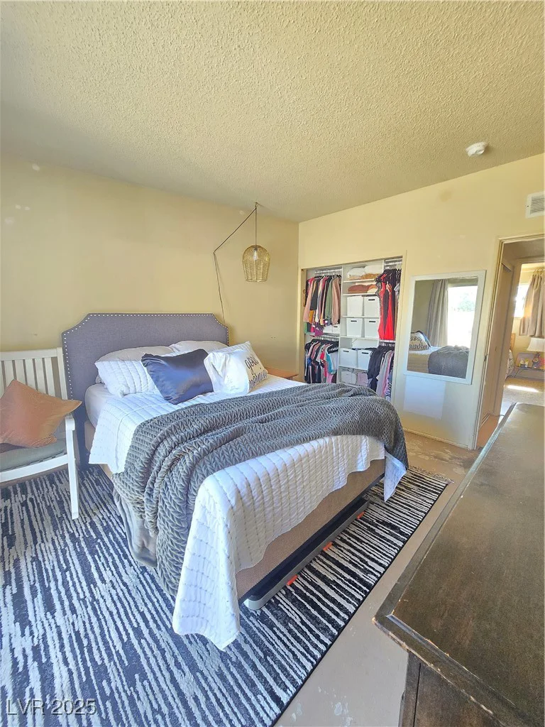 5704 Heron, Las Vegas, NV 89107