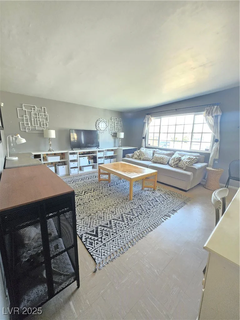 5704 Heron, Las Vegas, NV 89107