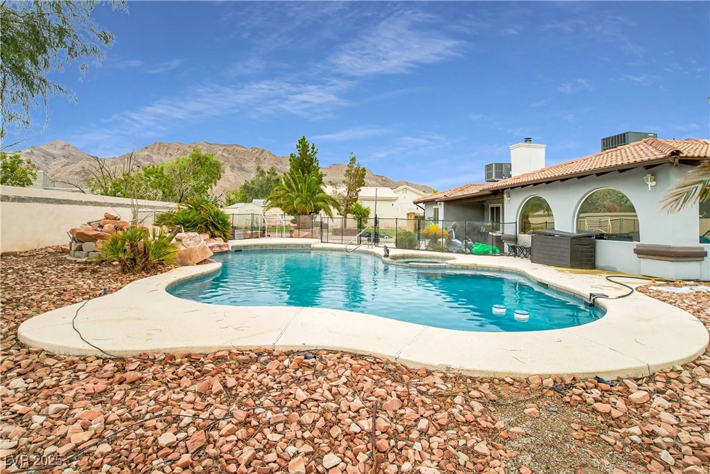 544 Fogg, Las Vegas, NV 89110