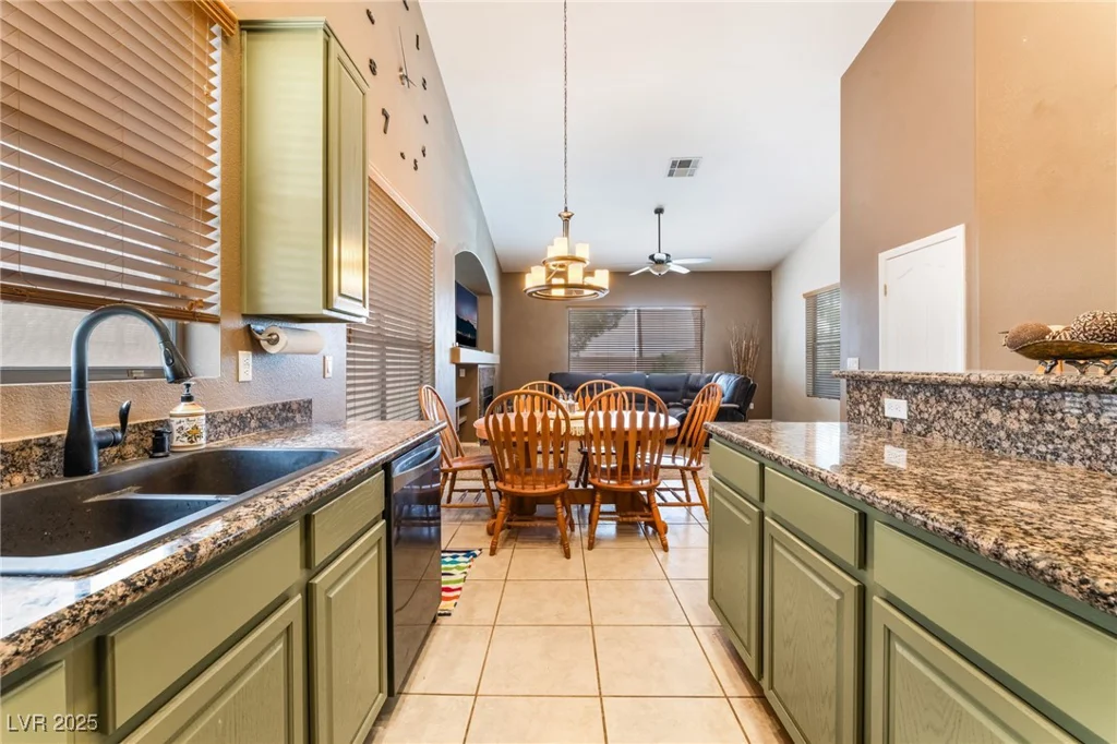 7076 OAKLEIGH, Las Vegas, NV 89110