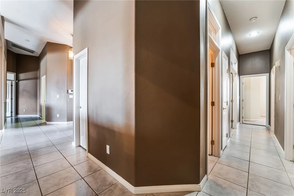 7076 OAKLEIGH, Las Vegas, NV 89110