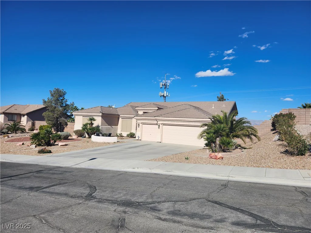 7076 OAKLEIGH, Las Vegas, NV 89110