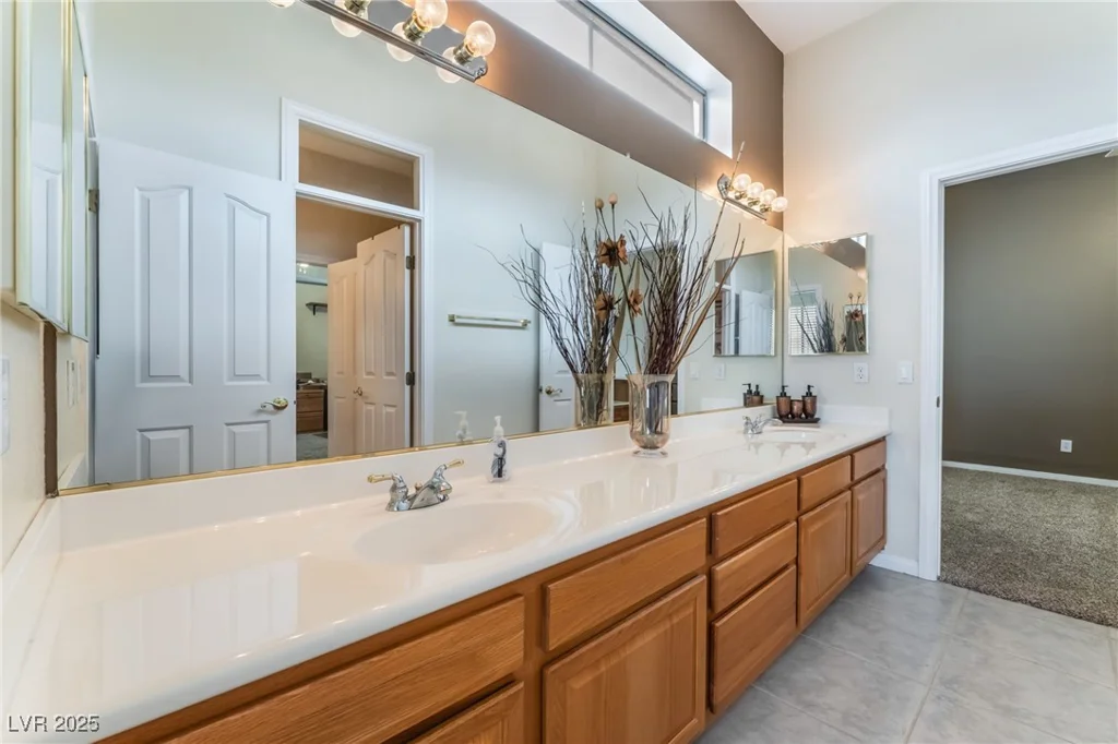 7076 OAKLEIGH, Las Vegas, NV 89110